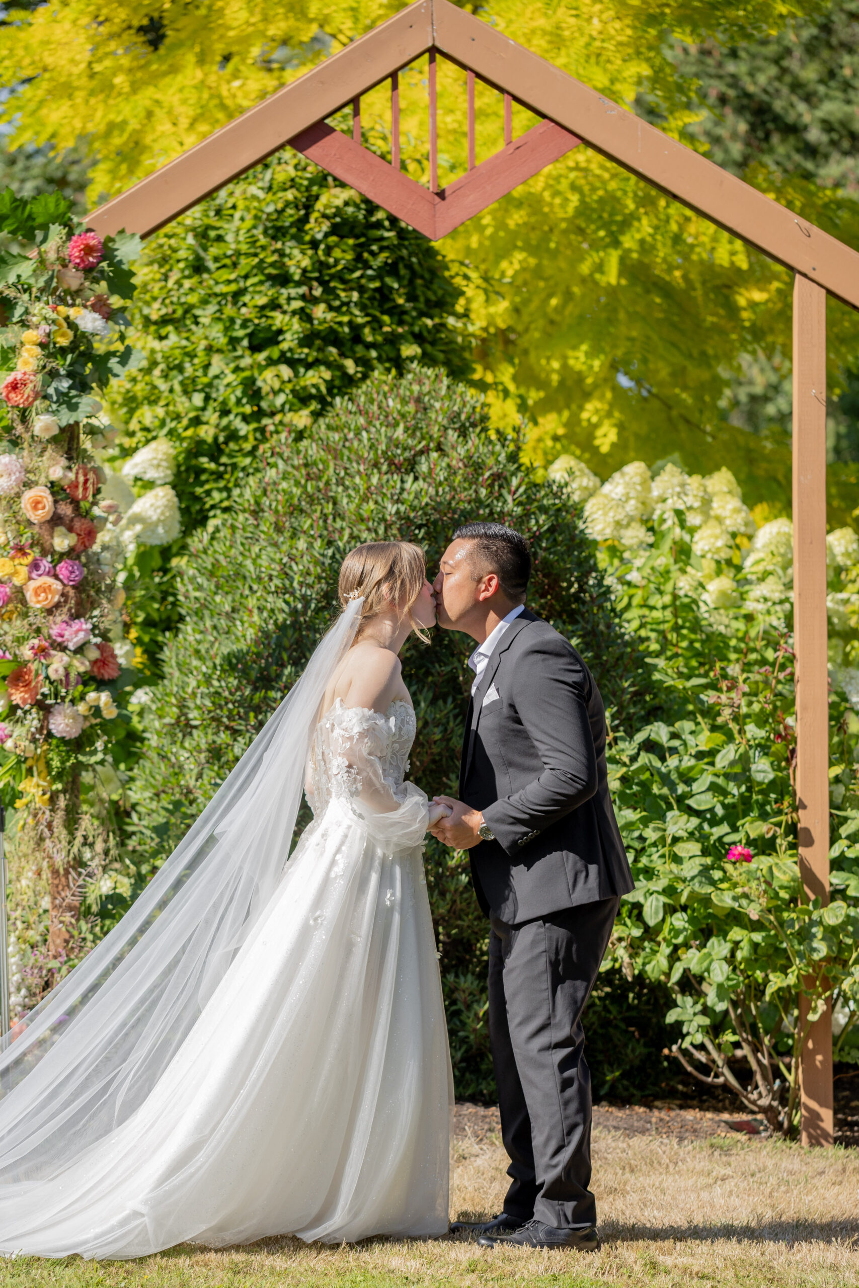 washington-outdoor-wedding-at-froggsong-gardens