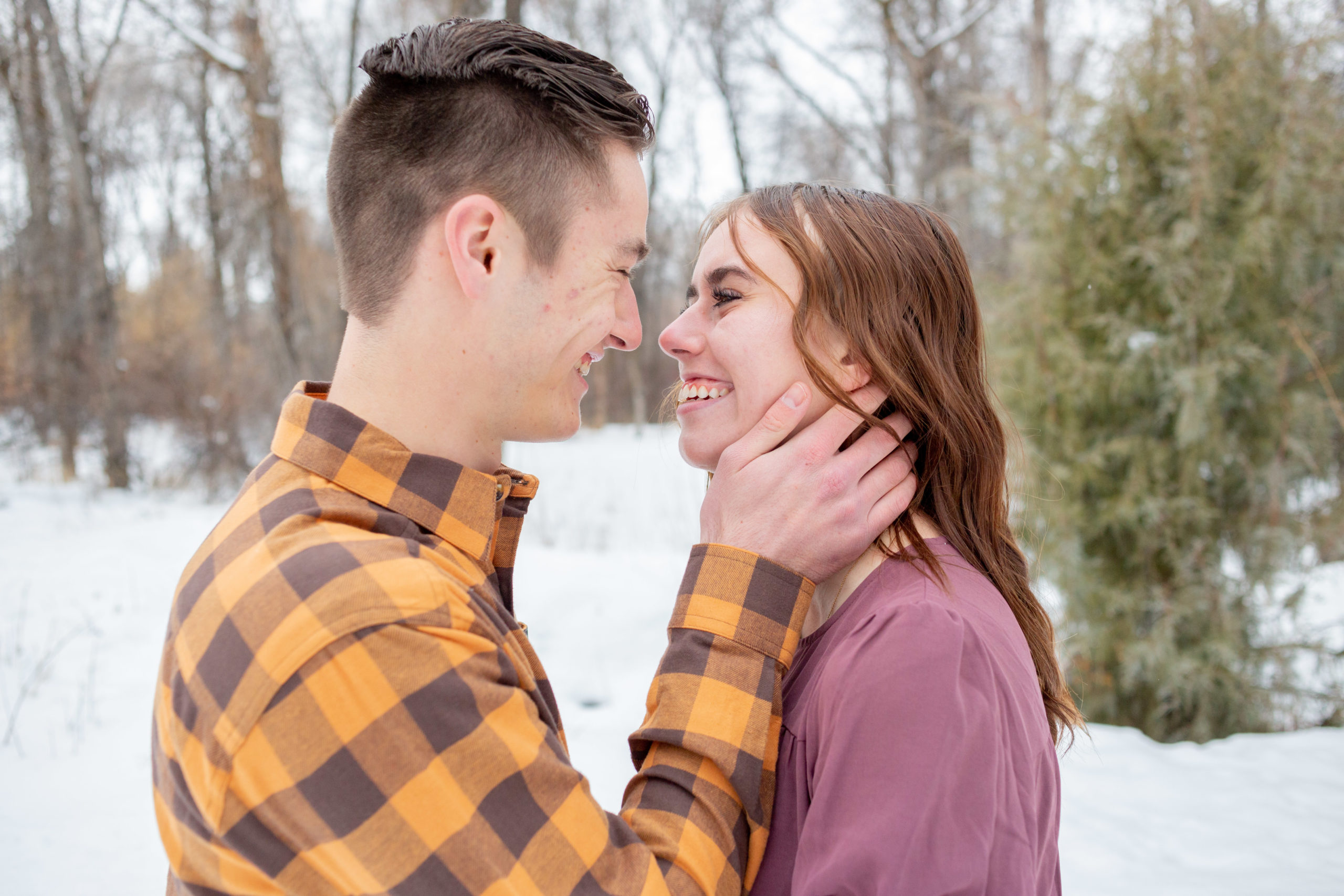 snowy-engagement-session-photographer
