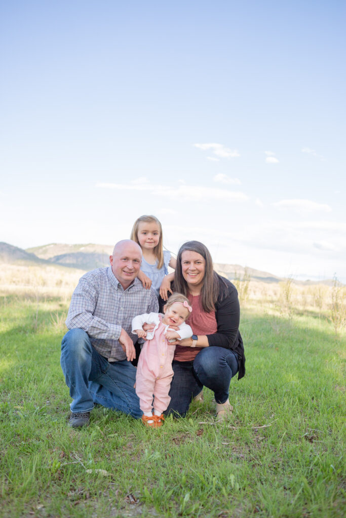 idaho-family-session-at-the-meadow