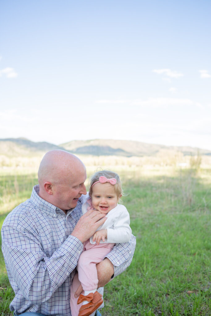 idaho-family-session-at-the-meadow