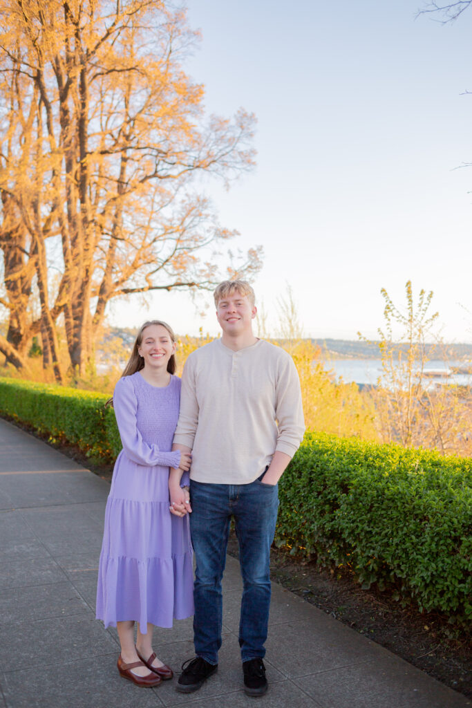 spring-engagement-session-in-seattle